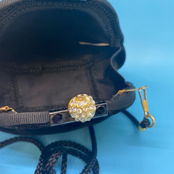 Y and S Original - Vintage Velvet Clam Shell Evening Clutch with Jeweled Clasp - Picture 4 of 11